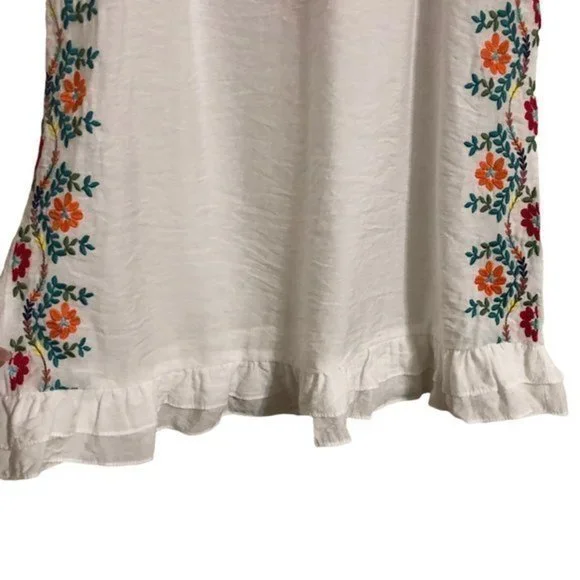 NEW THML White Embroidered Sleeveless Blouse Size S - Picture 4 of 7